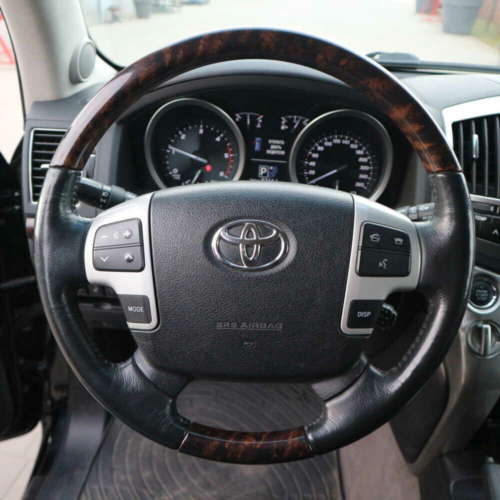 Toyota Land Cruiser 2014 г 202607 км