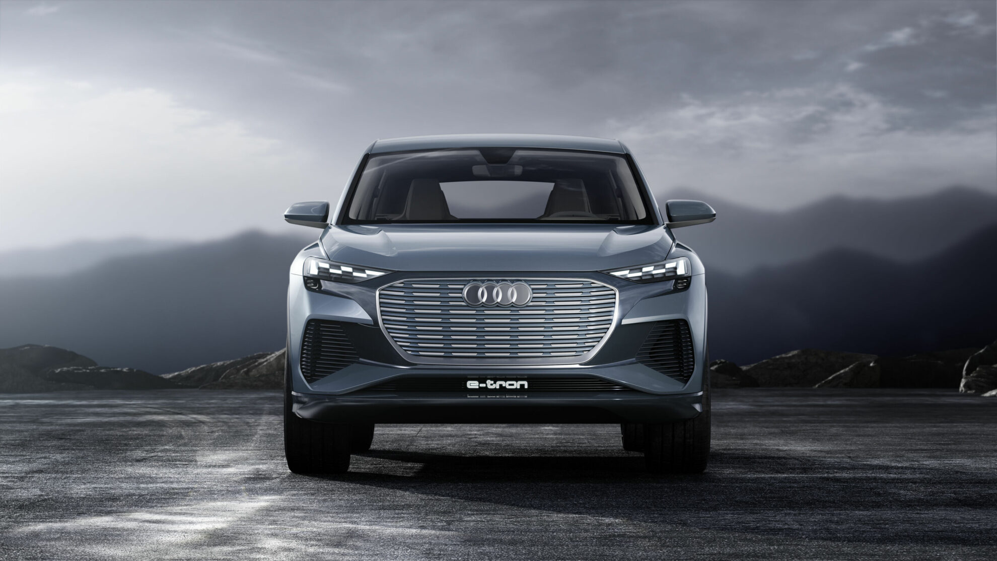 Audi e-tron: Премиальный электромобиль с немецким качеством